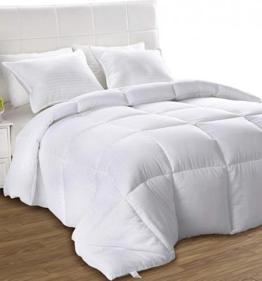 Lightweight Hotel Comforter